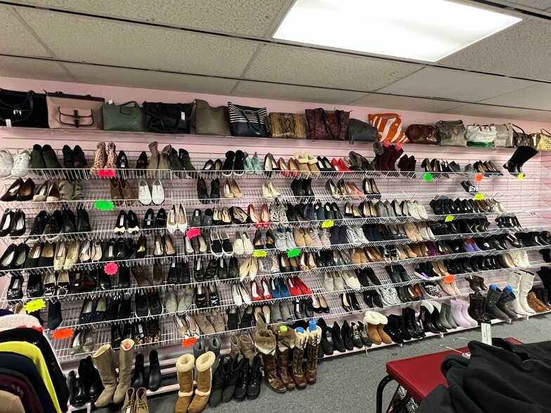 More Photos Of 584 E Main St, Canfield Storefront Retail Office For Sale