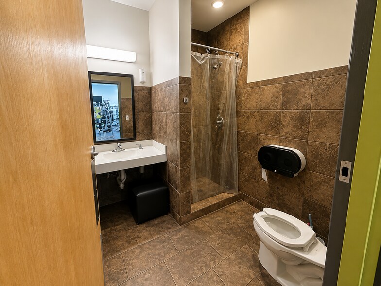 More Photos Of 3545 Rowe Ln, Cumming Health Club For Lease