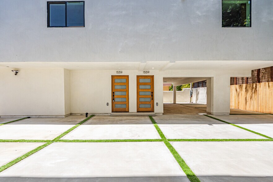 More Photos Of 1557 S Ogden Dr, Los Angeles Apartments For Sale