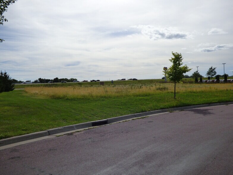 More Photos Of 100 Saint Andrews Dr, Mankato Land For Sale