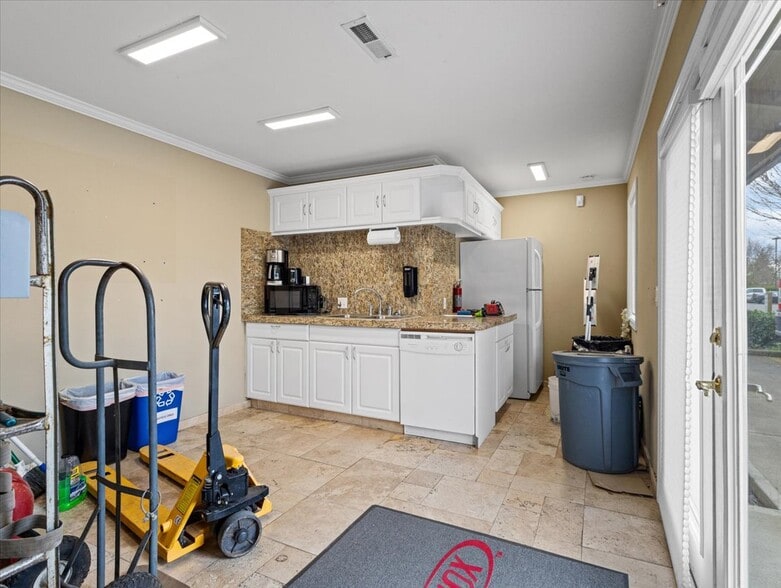 More Photos Of 1114 NE 112th Ave, Vancouver Warehouse For Sale