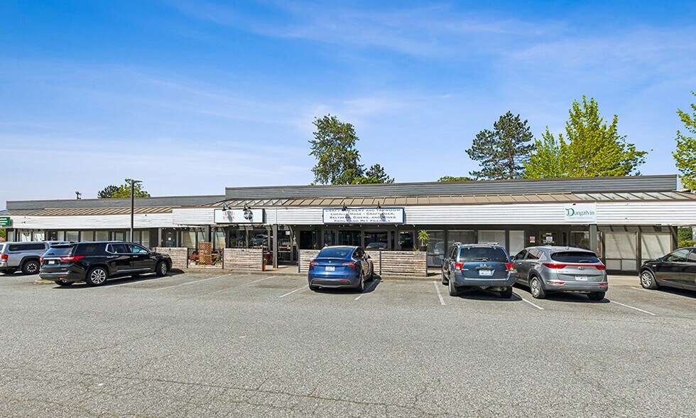 More Photos Of 909 SE Everett Mall Way, Everett General Retail For Sale