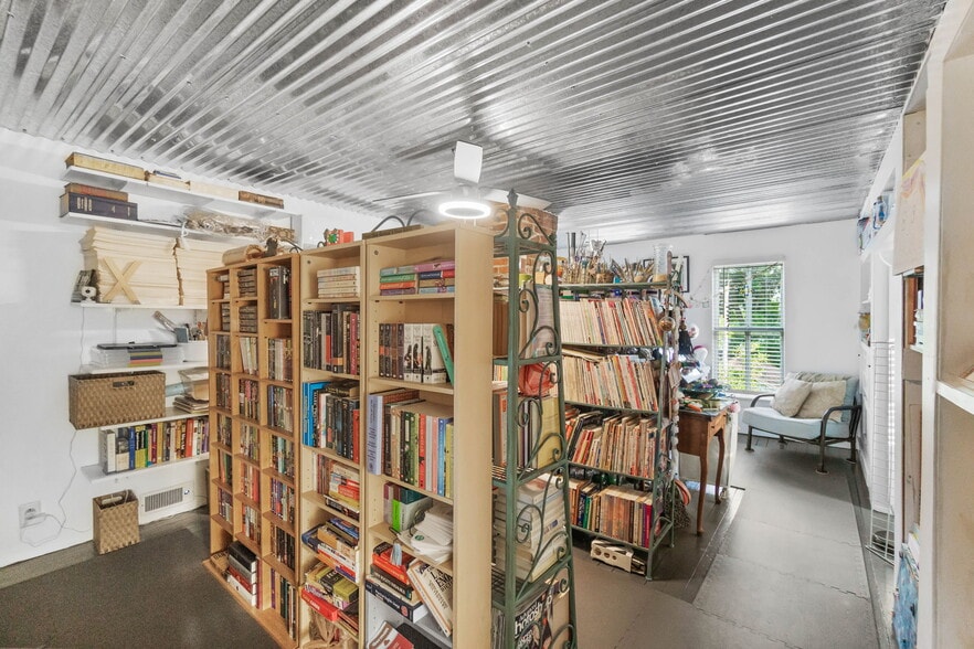 More Photos Of 1748 Georgia St, Alford Specialty For Sale