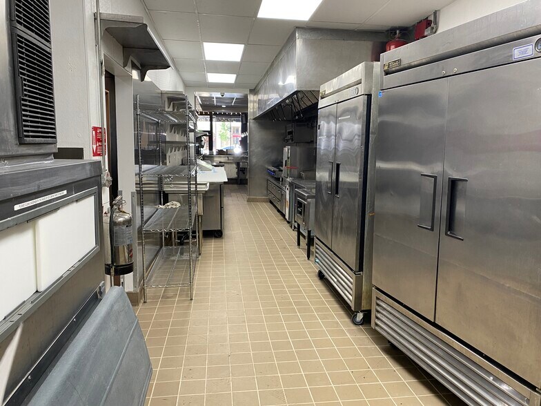 More Photos Of 43 E Colorado Blvd, Pasadena Restaurant For Sale