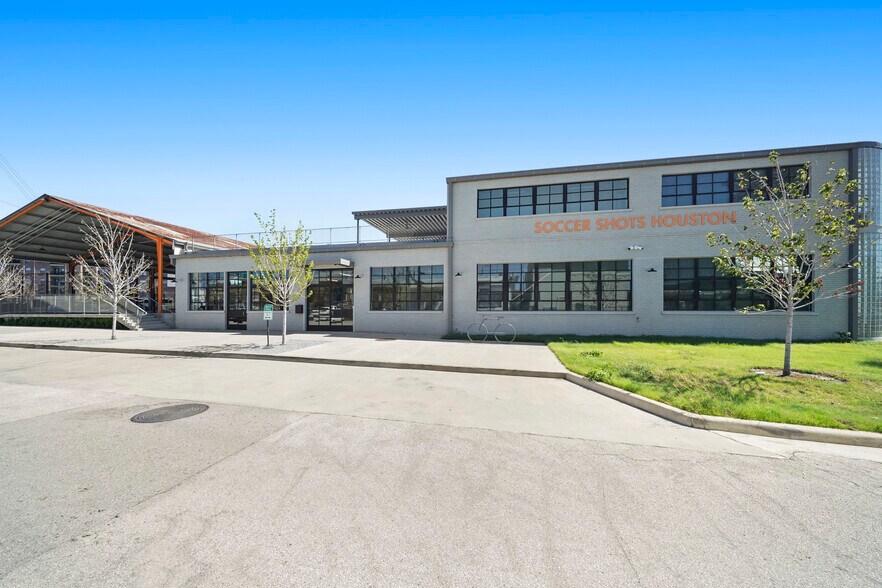 More Photos Of 121 St Emanuel St, Houston Flex For Sale