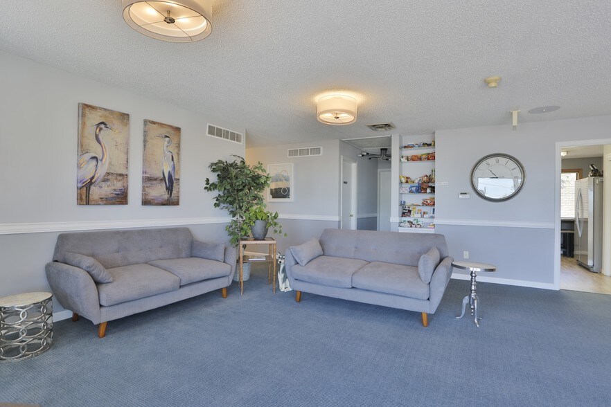 More Photos Of 12640 W Cedar Dr, Lakewood Office For Lease