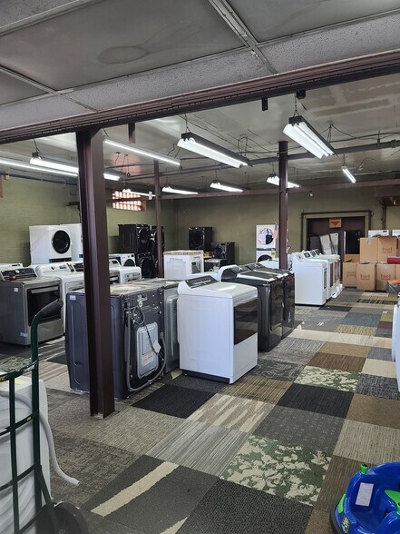 More Photos Of 396 Midland Ave, Garfield General Retail For Lease