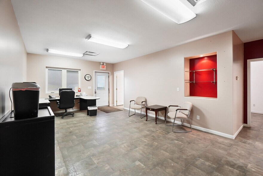 More Photos Of 6220 Knollwood Rd, Springfield Warehouse For Sale