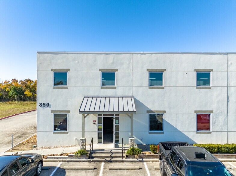 More Photos Of 850 Lawrence Rd, League City Light Distribution For Sale