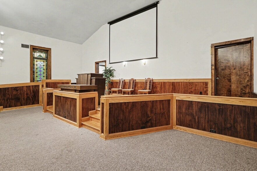 More Photos Of 9 W Shepard St, Hartford Religious Facility For Sale