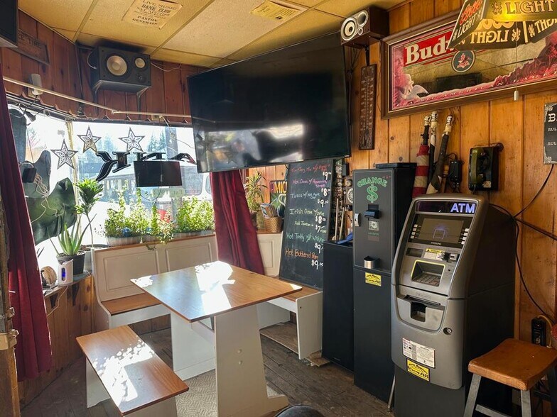 More Photos Of 190 Commercial St, Portola Bar For Sale