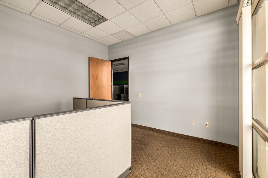More Photos Of 5425 E Bell Rd, Scottsdale Medical For Lease