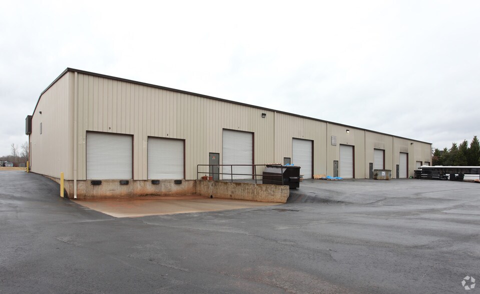 More Photos Of 1605-1615 Meredith Park Dr, McDonough Warehouse For Lease