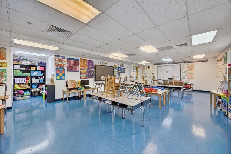 More Photos Of 713 W Palm Dr, Florida City Schools For Sale