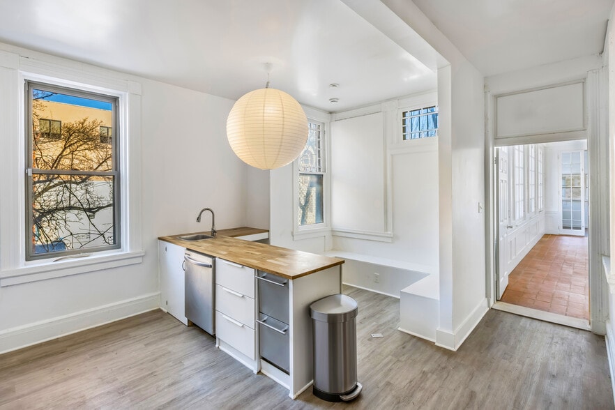 More Photos Of 2229 N Charles St, Baltimore Office For Lease