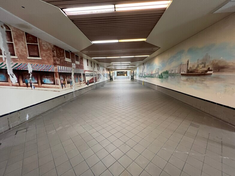 More Photos Of 433 N Summit St, Toledo Office For Lease