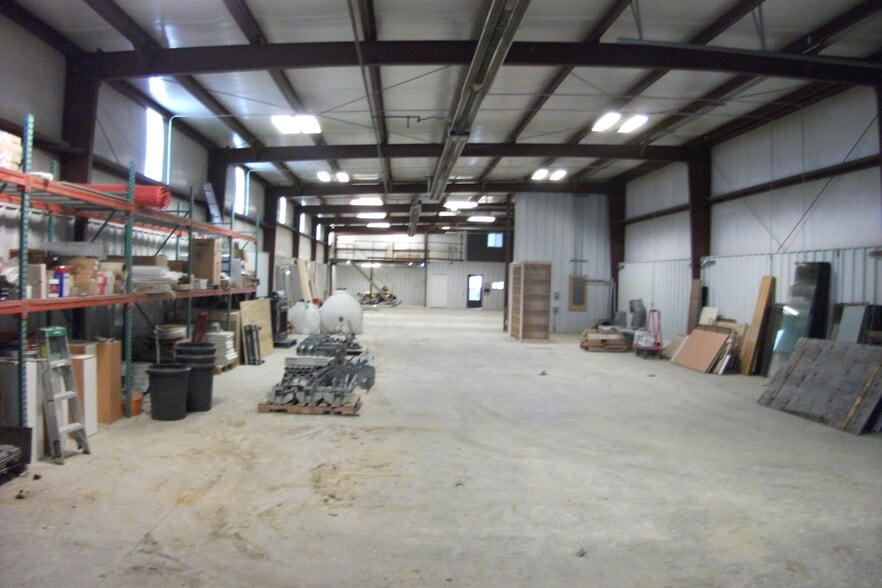 More Photos Of 222 Cole Creek Rd, Evansville Warehouse For Lease