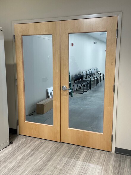 More Photos Of 1310 S Lebanon St, Lebanon Medical For Lease