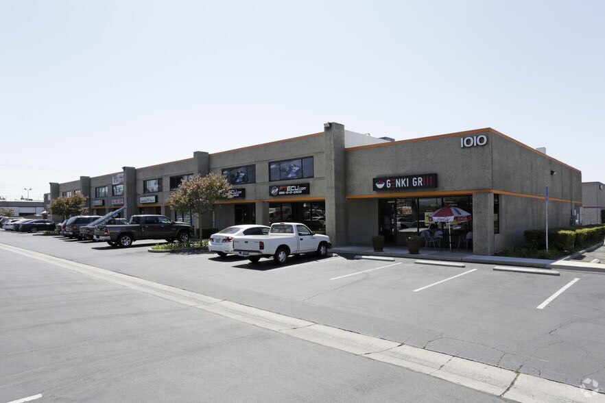 More Photos Of 1010 N Batavia St, Orange Light Distribution For Lease