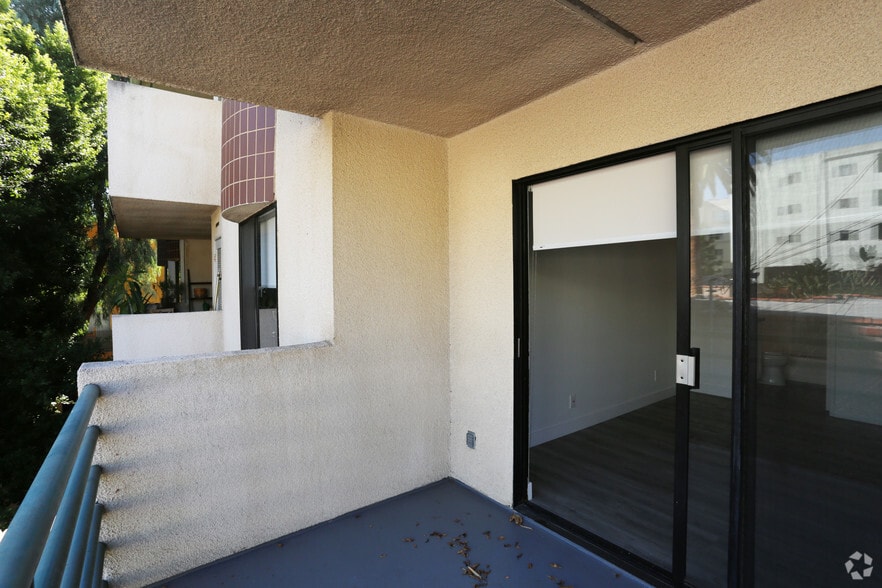 More Photos Of 8815 Cynthia St, West Hollywood Apartments For Sale