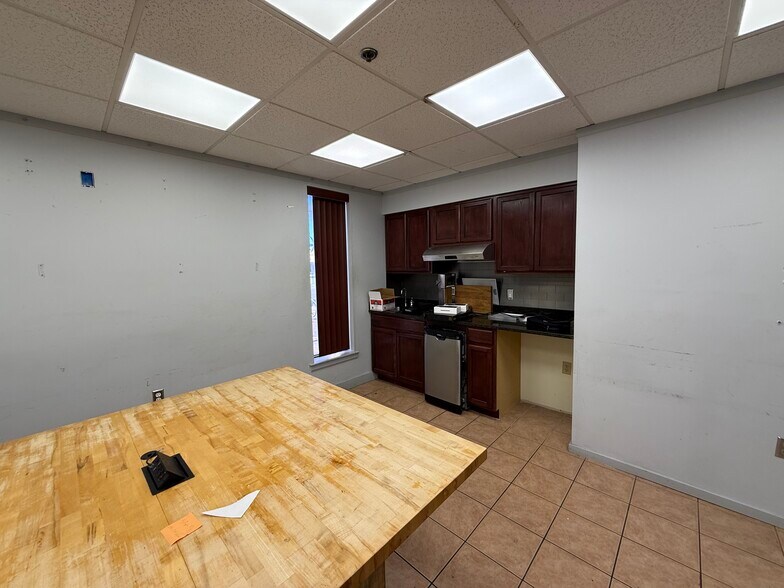 More Photos Of 4001 N American St, Philadelphia Warehouse For Sale