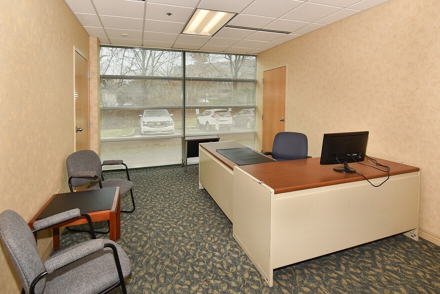 More Photos Of 755 Winding Brook Dr, Glastonbury Office For Sale