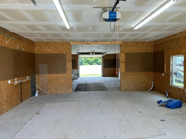 More Photos Of 2884 Pine Log Rd, Warrenville Office Residential For Lease