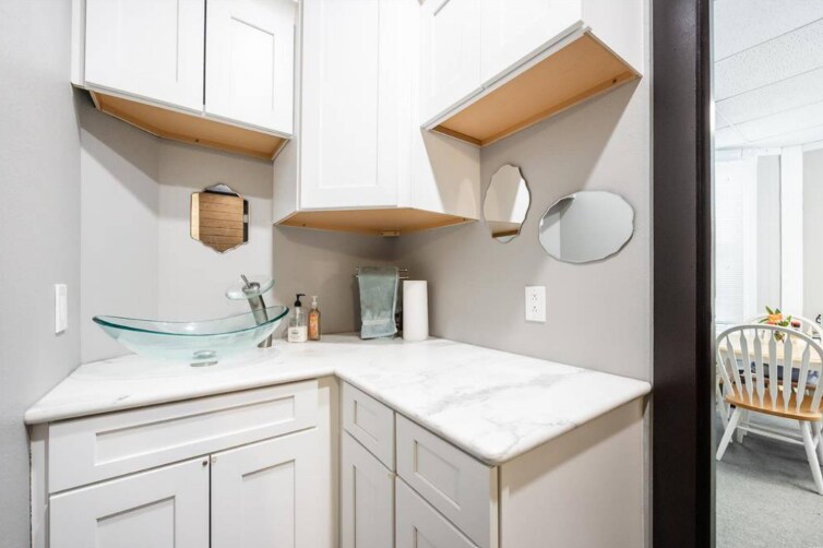 More Photos Of 635 S Lincoln Ave, O'Fallon Storefront Retail Office For Sale