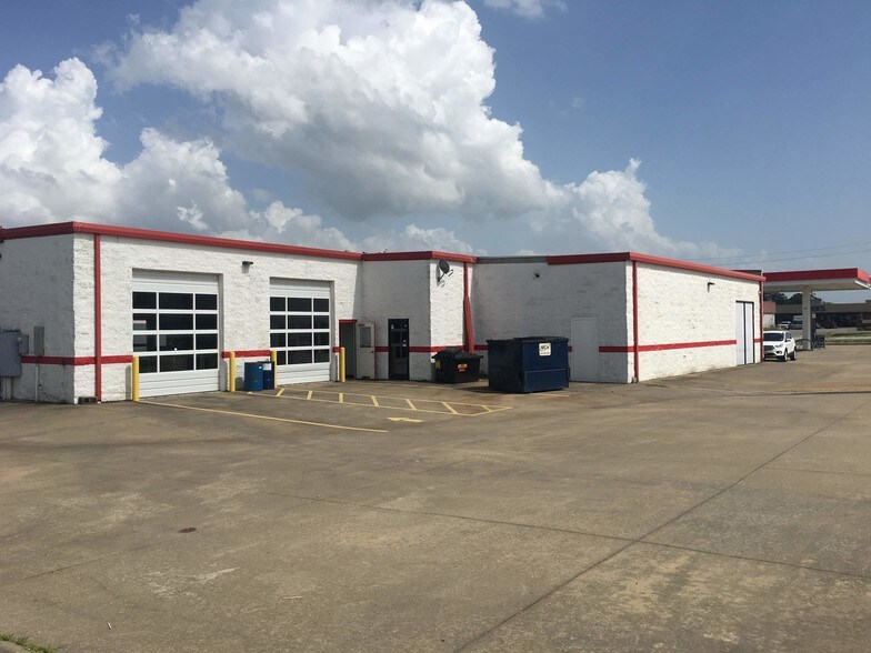 More Photos Of 914 W Main St, Cabot Auto Repair For Lease