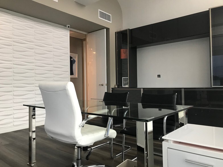More Photos Of 6829 Lankershim Blvd, North Hollywood Medical For Lease