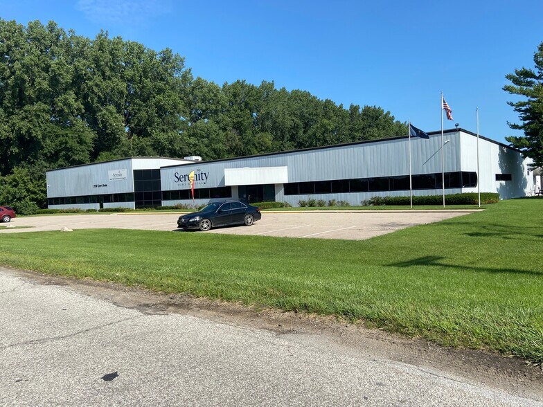 More Photos Of 1710 Leer Dr, Elkhart Office For Lease