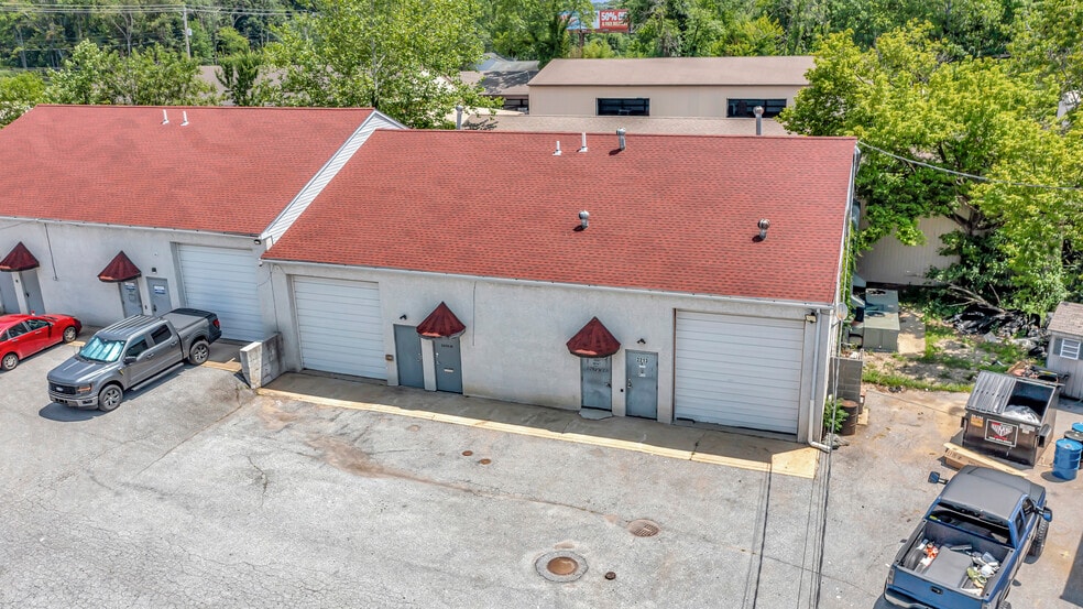 More Photos Of 2213 Ogletown Rd, Newark Warehouse For Lease