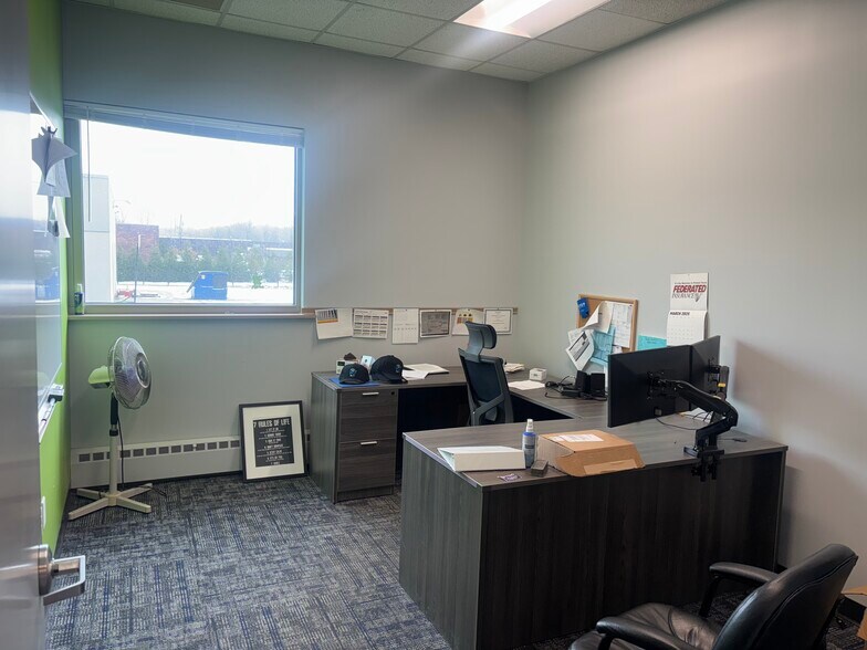 More Photos Of 360 Highland Rd E, Macedonia Office For Lease