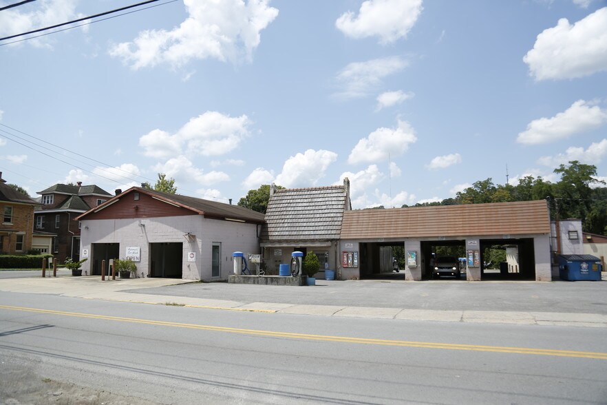 Primary Photo Of 132 S High St, Morgantown Carwash For Sale