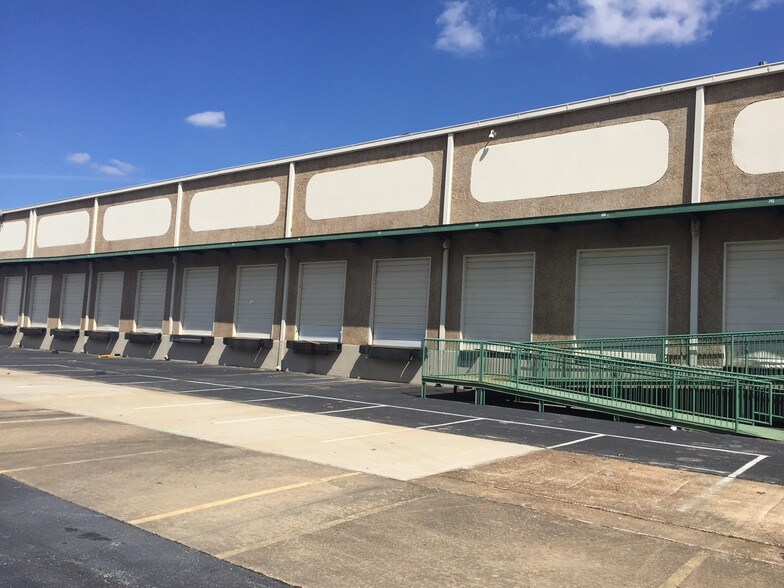 Primary Photo Of 5543 E Raines Rd, Memphis Distribution For Lease