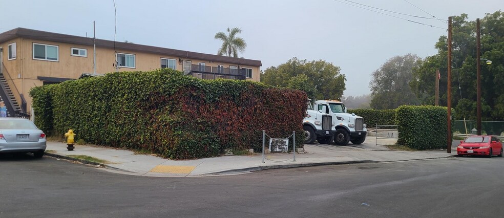 More Photos Of 3790 Clinton St, San Diego Contractor Storage Yard For Sale