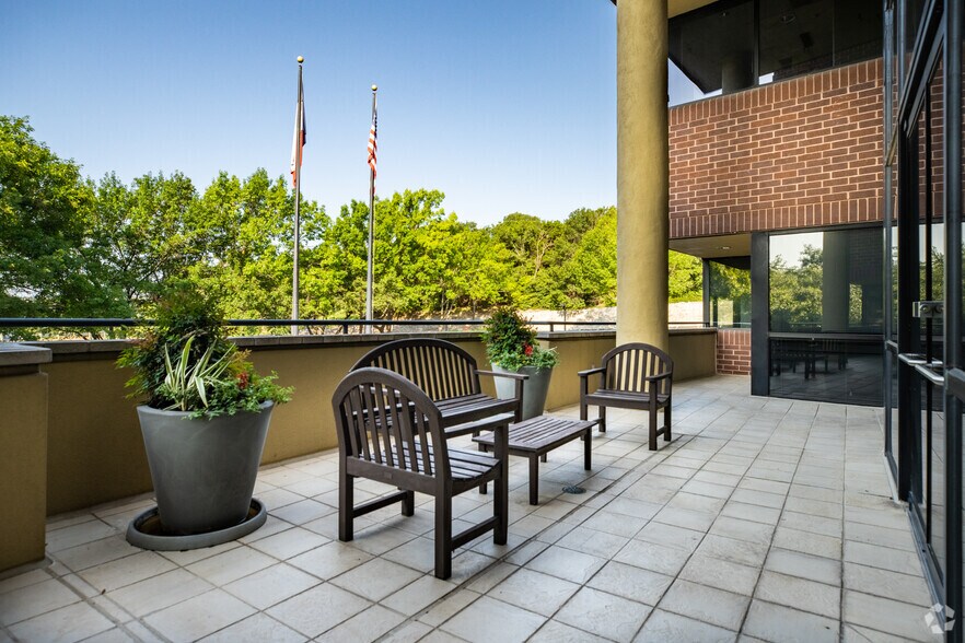 More Photos Of 8834 N Capital of Texas Hwy, Austin Office For Lease