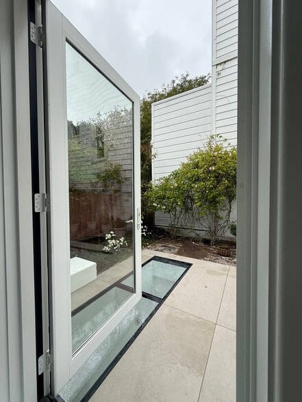 More Photos Of 3516 Sacramento St, San Francisco Storefront Retail Office For Lease