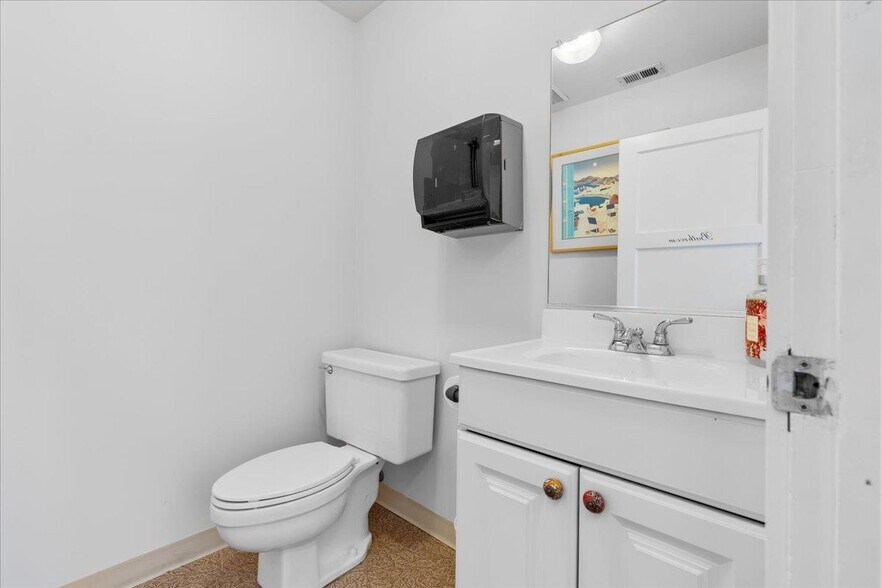 More Photos Of 107 W Main St, Grass Valley Storefront Retail Office For Sale