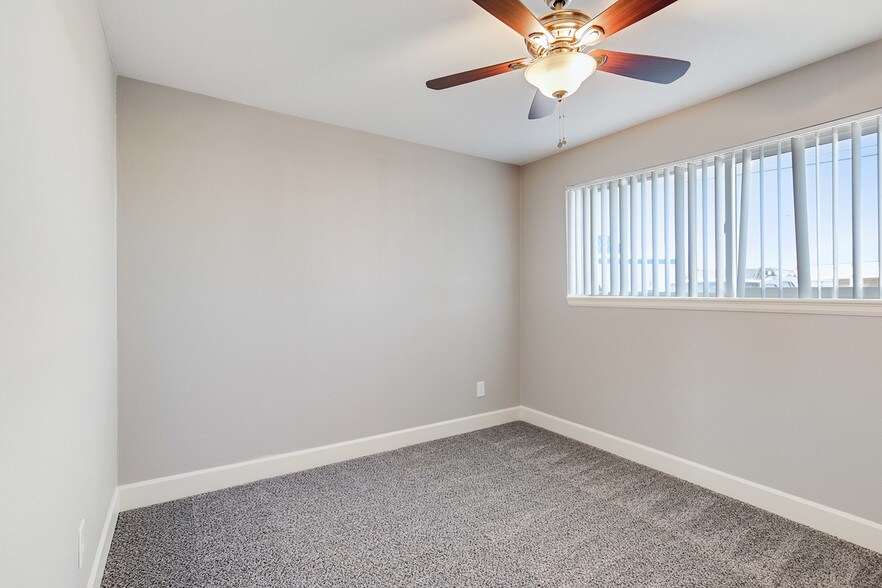 More Photos Of 146 Del Mar Cir, Aurora Apartments For Sale
