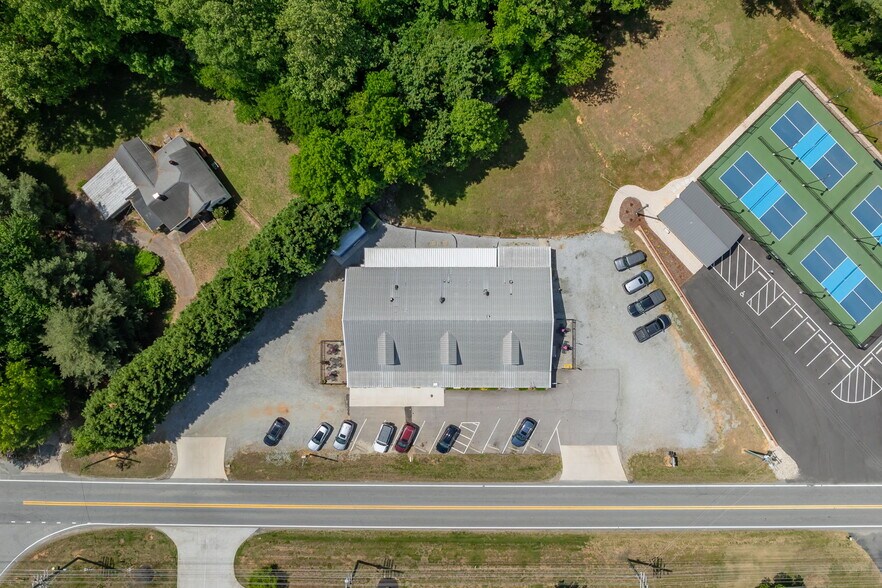 More Photos Of 8363 NC Hwy 109 Hwy, Winston-Salem Freestanding For Sale