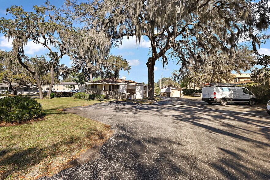 Primary Photo Of 708 Lee St, Leesburg Office For Sale