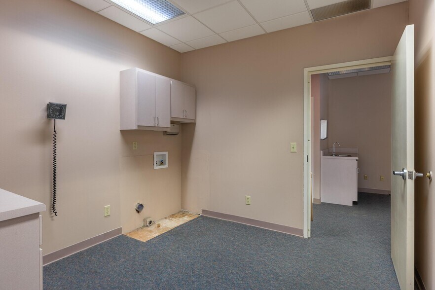 More Photos Of 1494 Stuart Rd NE, Cleveland Medical For Lease