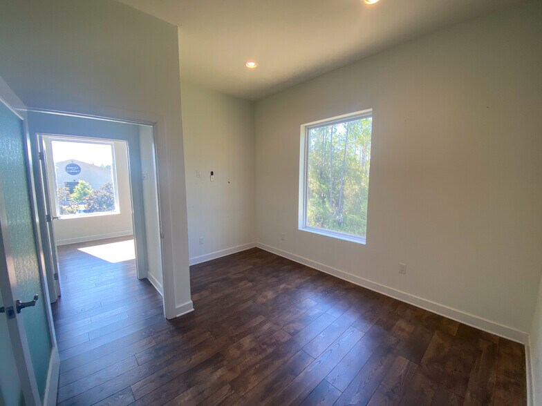 More Photos Of 327 S County Highway 393, Santa Rosa Beach Medical For Lease