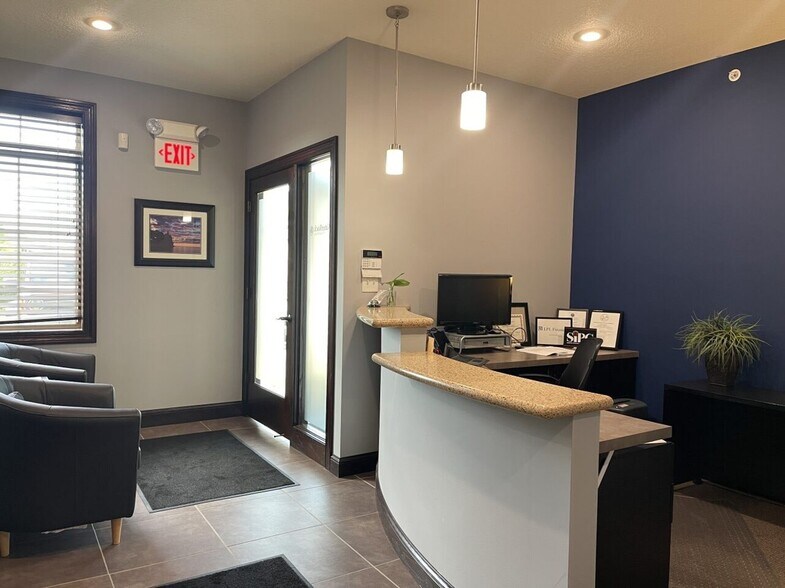 More Photos Of 7935 Stone Creek Dr, Chanhassen Office For Sale