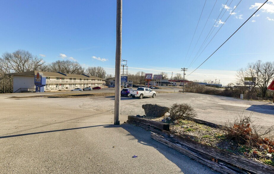 More Photos Of 14981 Mo - 13 Bus Highway, Branson West Restaurant For Sale