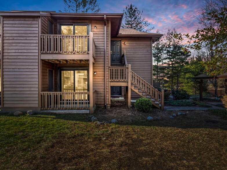 More Photos Of 520 Courtwood Ln, Hendersonville Apartments For Sale