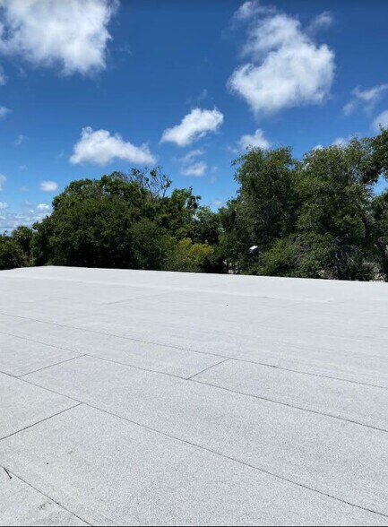 More Photos Of 228 N Ridgewood Ave, Daytona Beach Office Residential For Sale