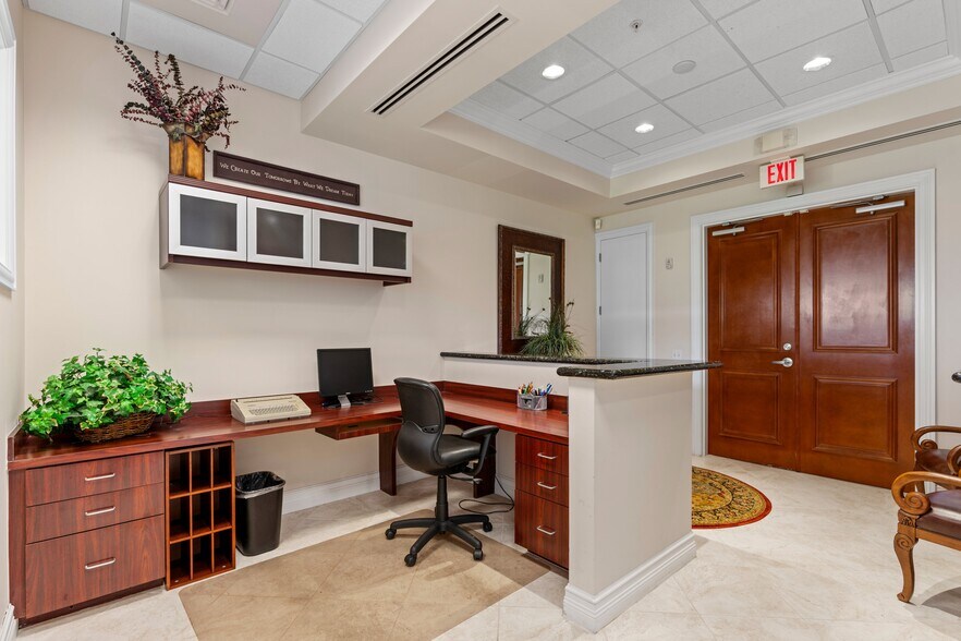 More Photos Of 6751 N Federal Hwy, Boca Raton Office For Sale