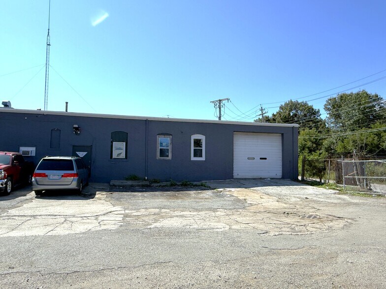 More Photos Of 192 Providence St, Hyde Park Warehouse For Lease